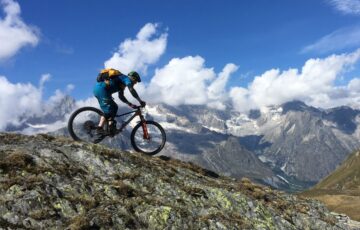 Mountain-Bike-tour-in-nepal; bike-tour; mountain-bike-ride; dirt-road-bike-tour