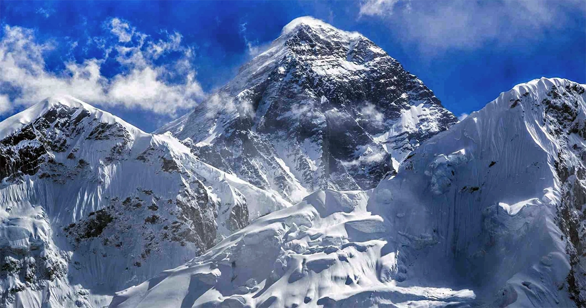 Snow-capped Mount Everest and Himalayan mountain range in northern Nepal